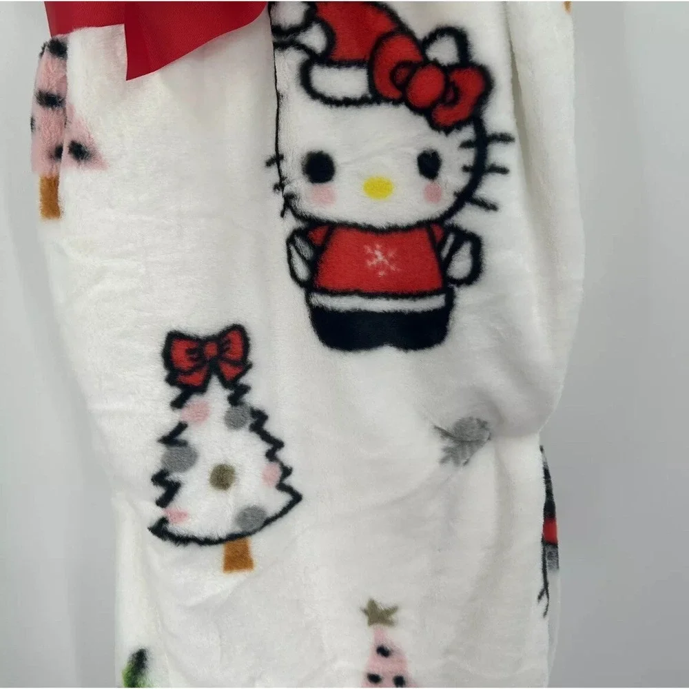 The Unbranded Brand snuggle up